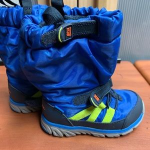 stride rite made2play sneaker boot